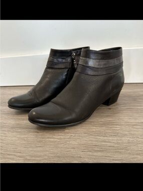 Black With Gray Accent Leather Ankle Booties Regarde Le Ciel Women’s Size 40